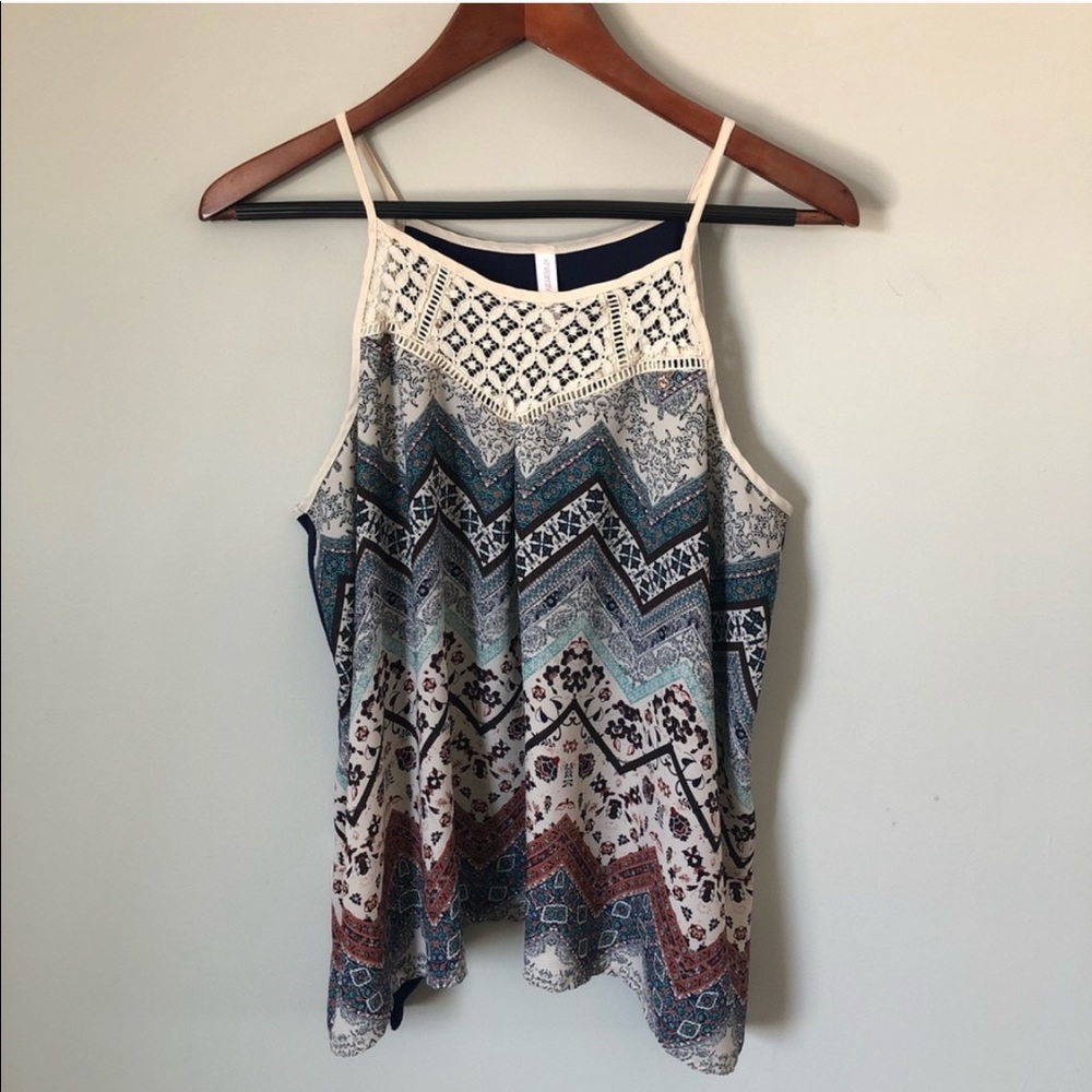 Patterned blouse with straps